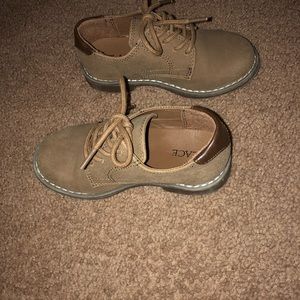 Toddler shoes size 10